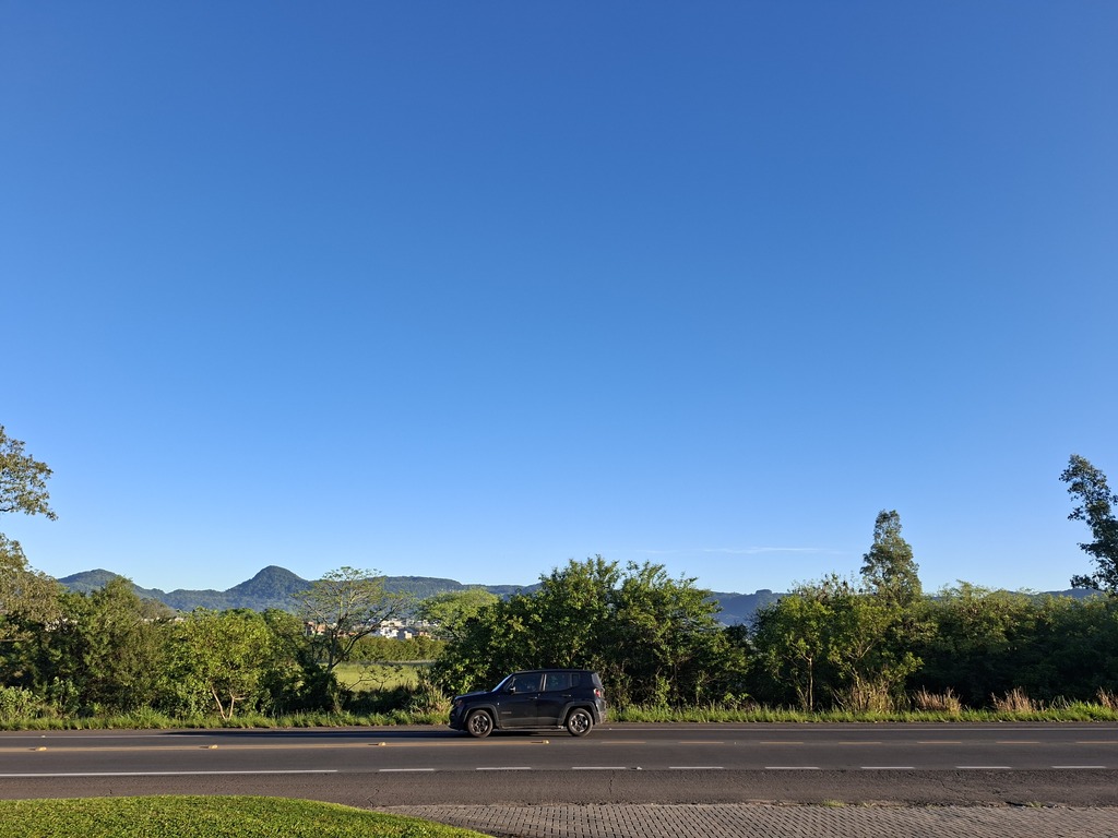 Foto: Arthur Camponogara - Manhã desta quarta-feira foi de frio e céu praticamente sem nuvens