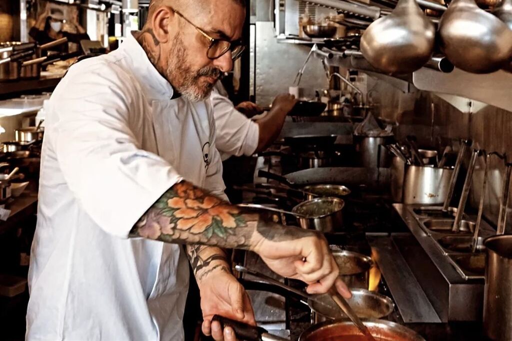 título imagem Após morte de mulher, Henrique Fogaça se manifesta afirmando que não é sócio de restaurante que desabou