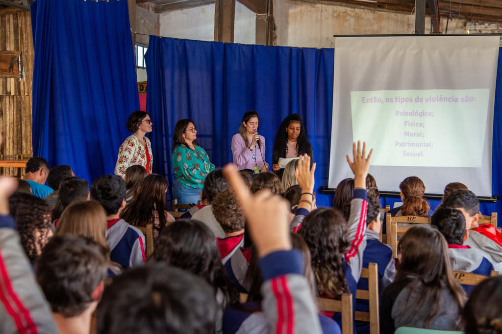 “Aprendi a me cuidar”: estudantes refletem sobre violência contra a mulher nas escolas municipais de Santa Maria