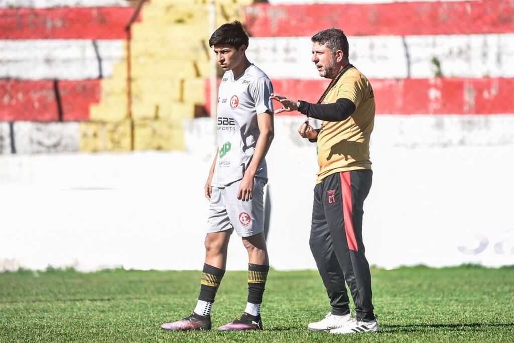 título imagem Inter-SM começa a decidir acesso para a elite do Gauchão Sub-20