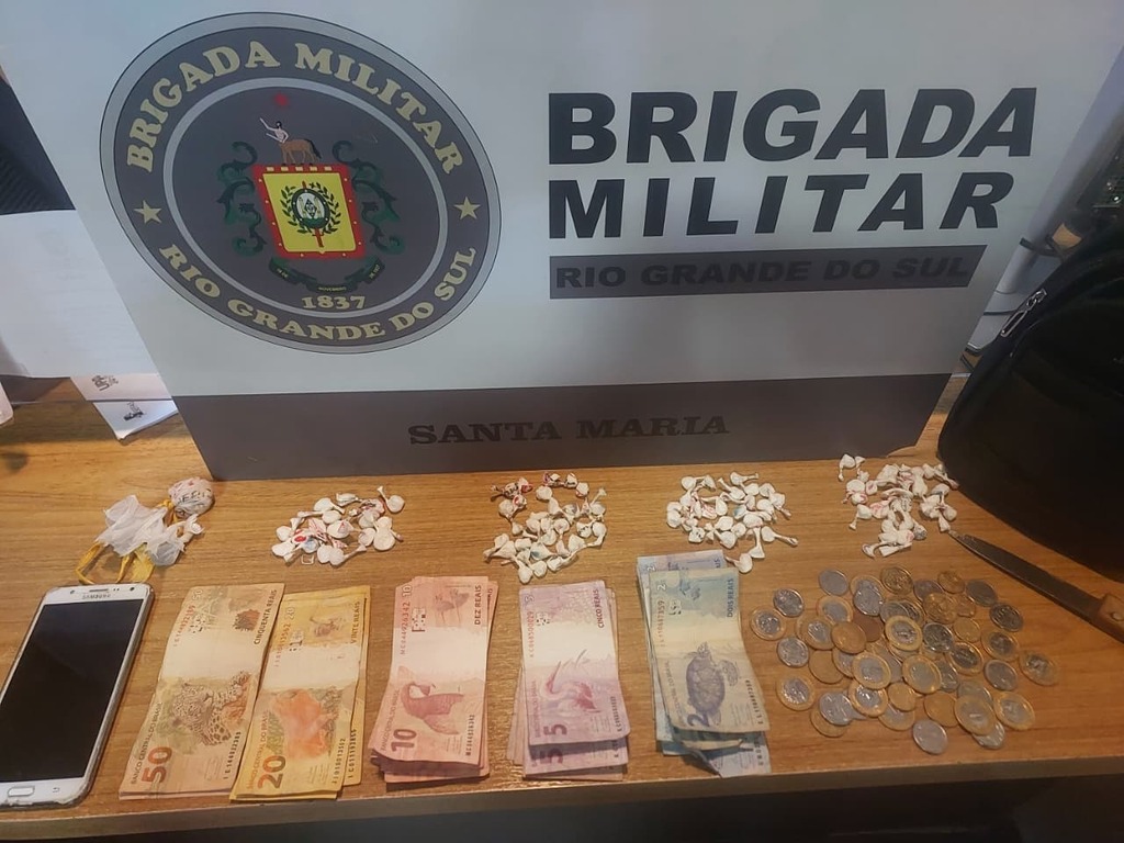 Brigada Militar prende mulher por tráfico de entorpecentes em Santa Maria