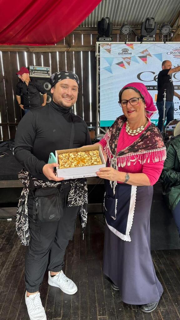 título imagem Santa-mariense vence concurso nacional de cucas em Gramado com receita de família