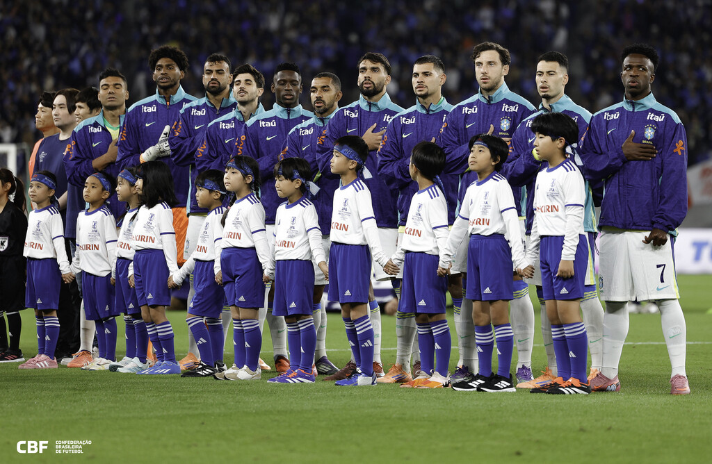 título imagem Brasil abre 2 a 0, mas sofre virada e perde pela primeira vez na história para o Japão