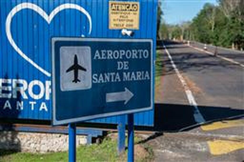 título imagem Autoridades estudam viabilizar obra no aeroporto de Santa Maria via PAC: 