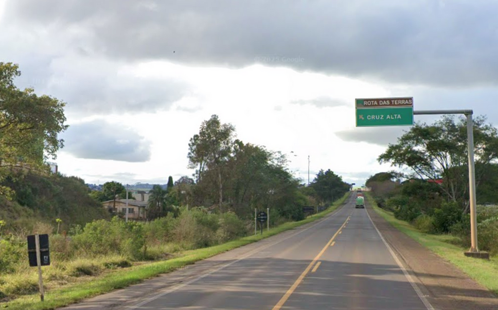 Servidores e estudante da UFSM ficam feridos em acidente na BR-158, em Cruz Alta
