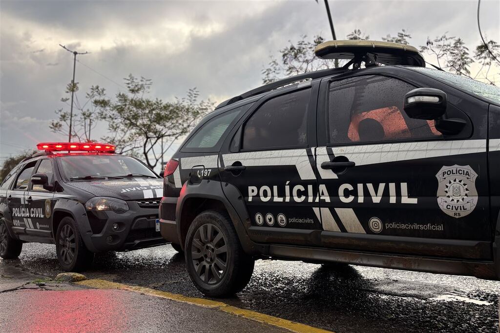 título imagem Homem é preso por tentar roubar pedestre e agredi-lo com tijolo em cidade da região