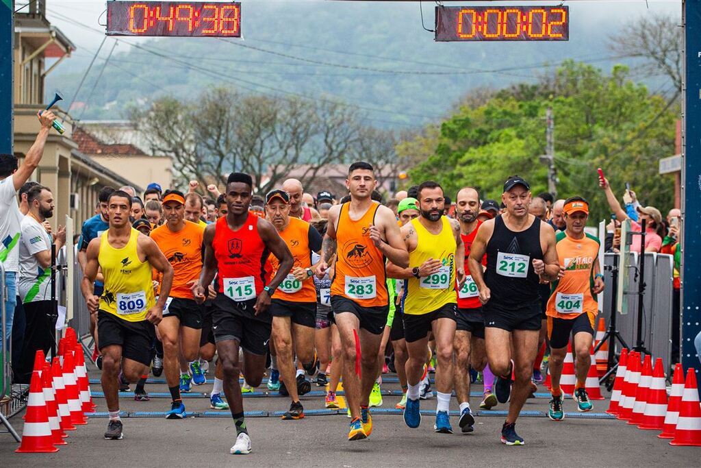 Aquecimento certo faz diferença: treinador ensina como preparar o corpo antes da largada na 3ª Maratona de Santa Maria