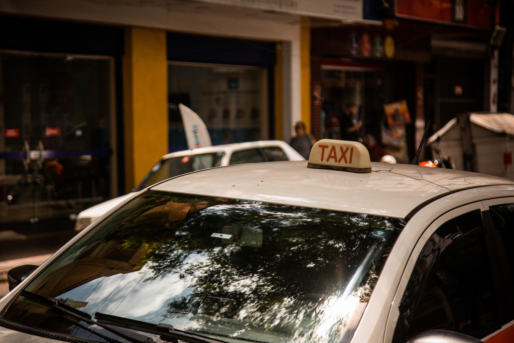 Com queda de  40% do faturamento, serviço de táxis resiste em Santa Maria