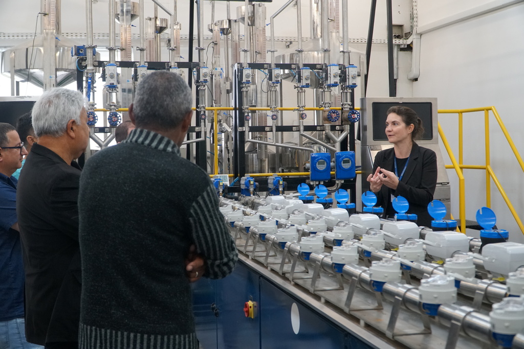  - Um dos locais visitados foi o Laboratório de Hidrometria