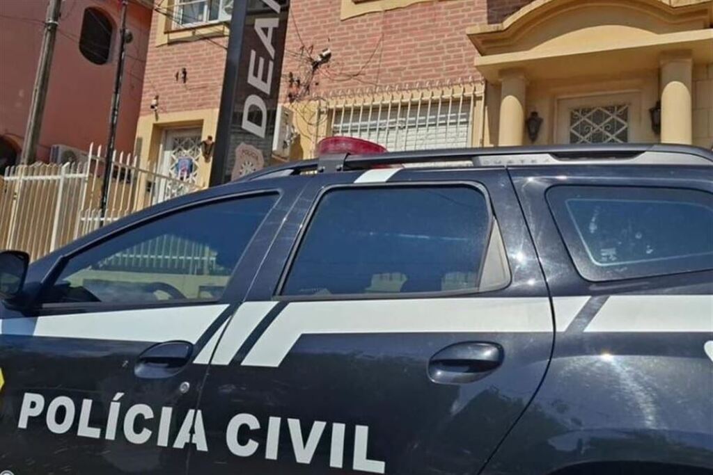 título imagem Jovem agride ex-companheira, tenta colocar fogo em residência e acaba preso em Santa Maria