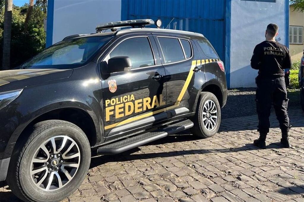 Polícia Federal deflagra operação contra contrabando de cigarros na região de Santa Maria