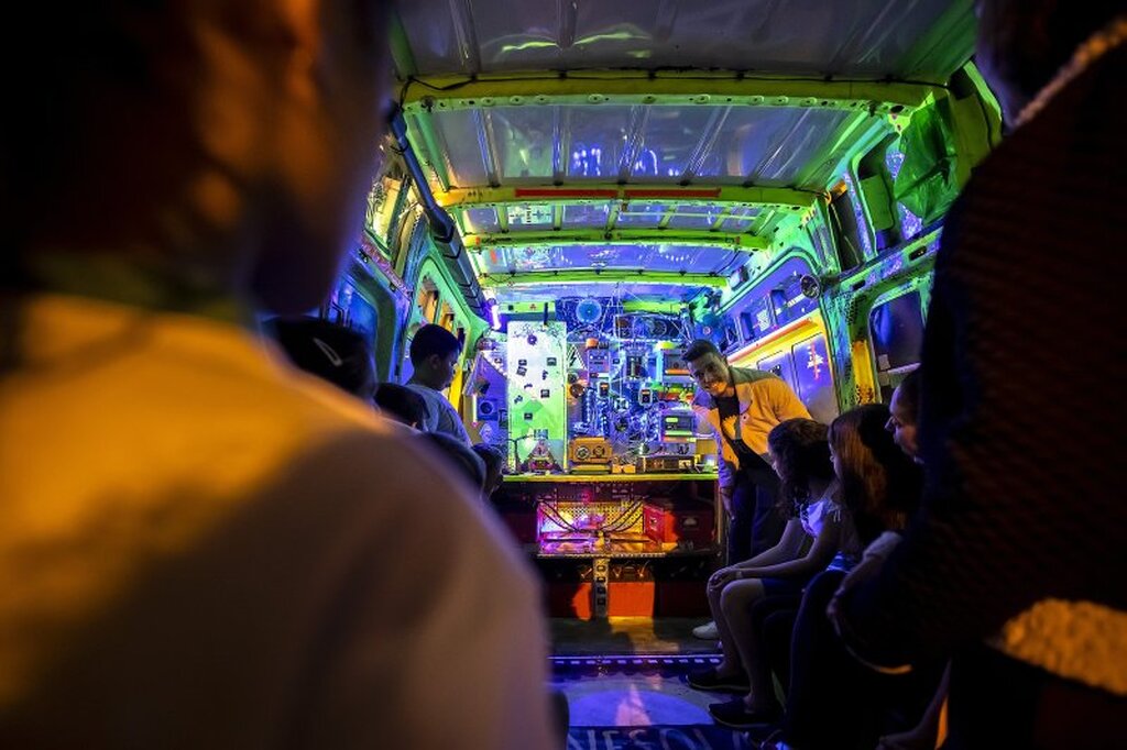 título imagem Programação gratuita: Santa Maria recebe o CineSolar, primeiro cinema itinerante movido a energia solar do Brasil