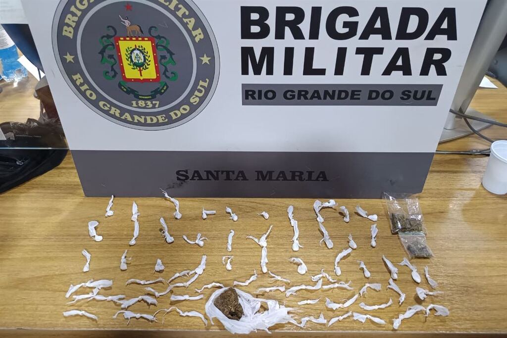 Mais de 60 porções de drogas são apreendidas pela Brigada Militar durante ação em Santa Maria