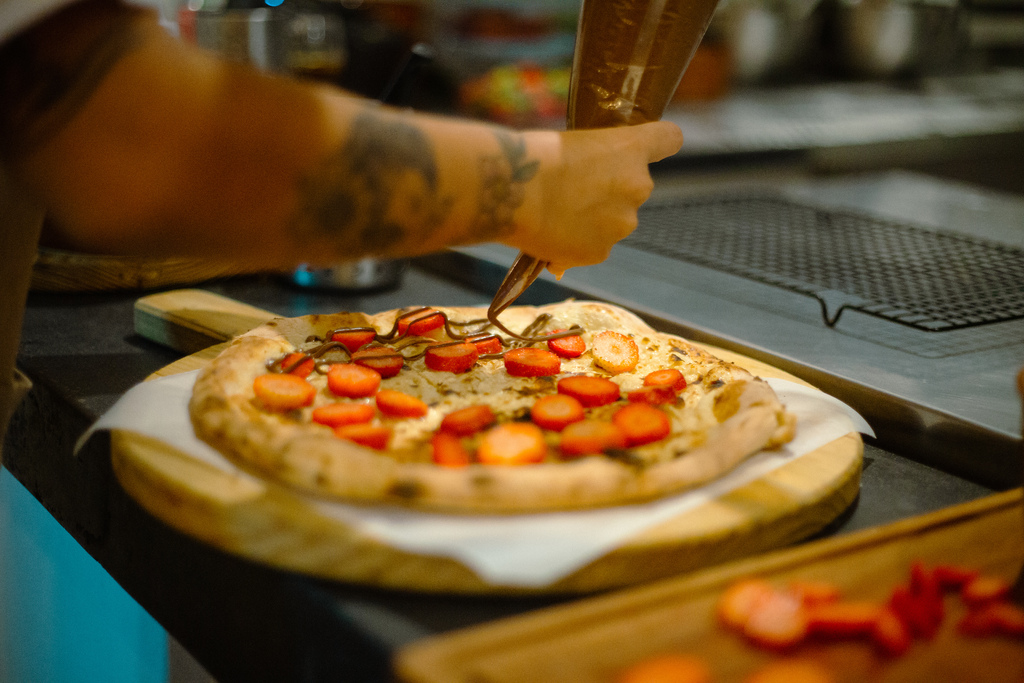 Um terço dos bares e restaurantes pretende contratar para o fim de ano