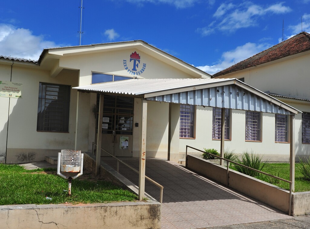 Polícia investiga suposta ameaça de estudante contra juíza e comunidade escolar em cidade da região