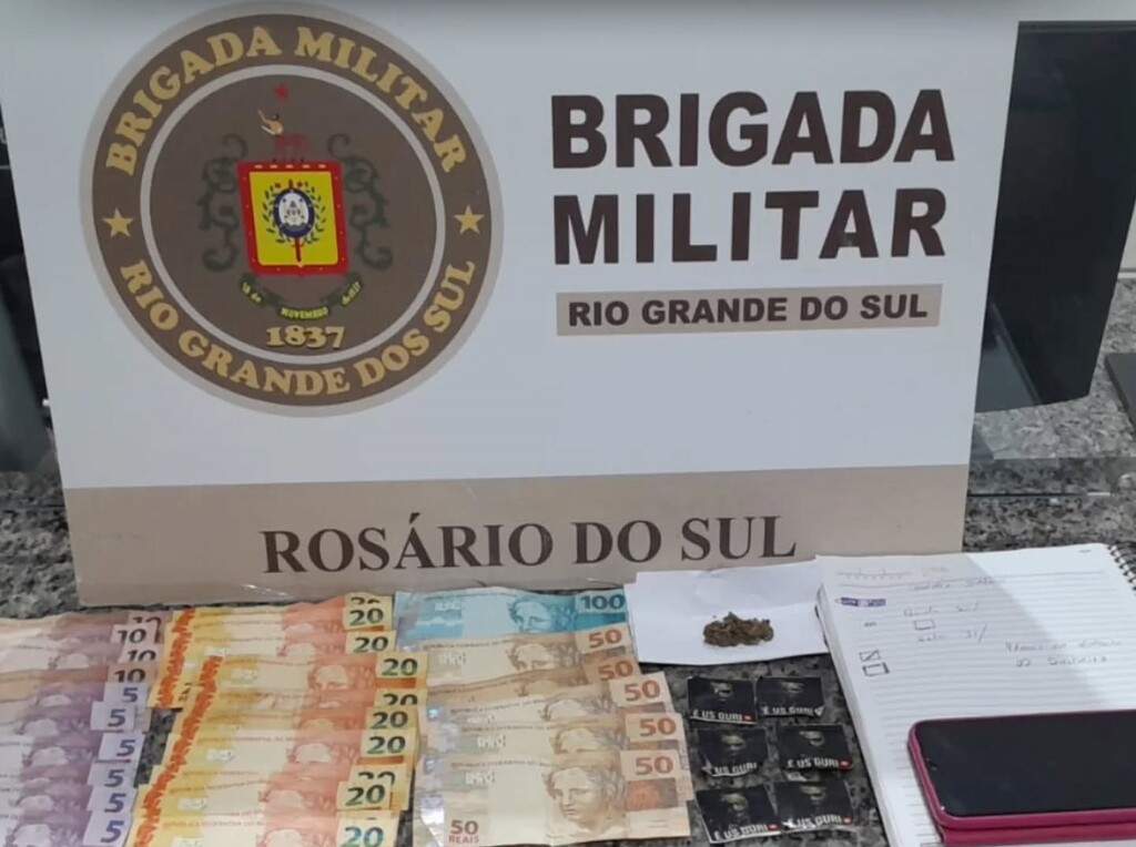 Casal de motociclistas é preso por tráfico após perseguição em Rosário do Sul