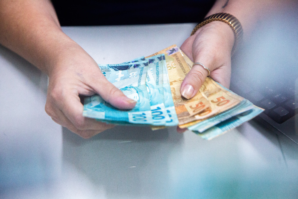 título imagem Governo Leite antecipa 90% do 13º salário dos servidores do Executivo nesta segunda