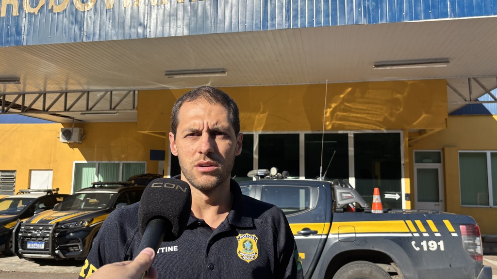PRF orienta motoristas após suspensão do 