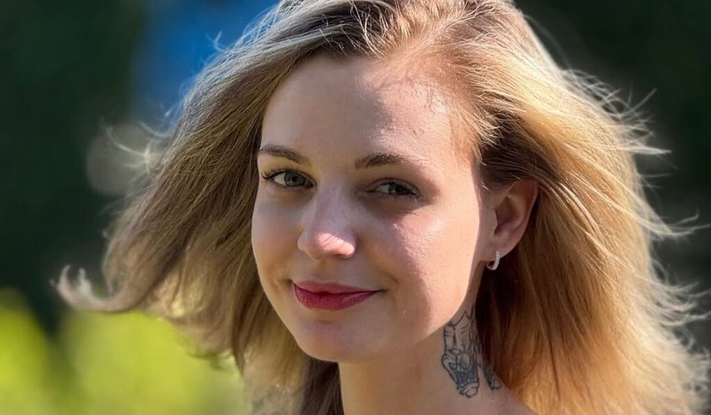 Família de jovem que ficou presa injustamente e morreu logo após ser absolvida deve pedir indenização ao Estado