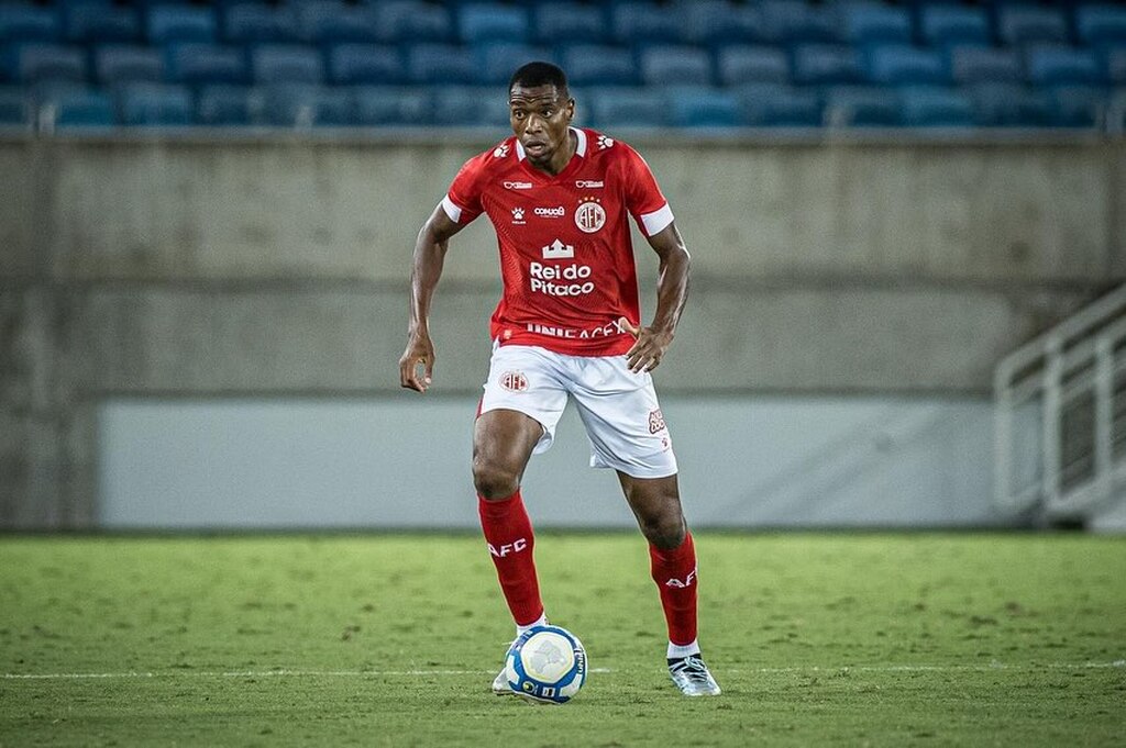 título imagem Inter-SM anuncia zagueiro colombiano como primeira contratação para disputa do Gauchão 2026