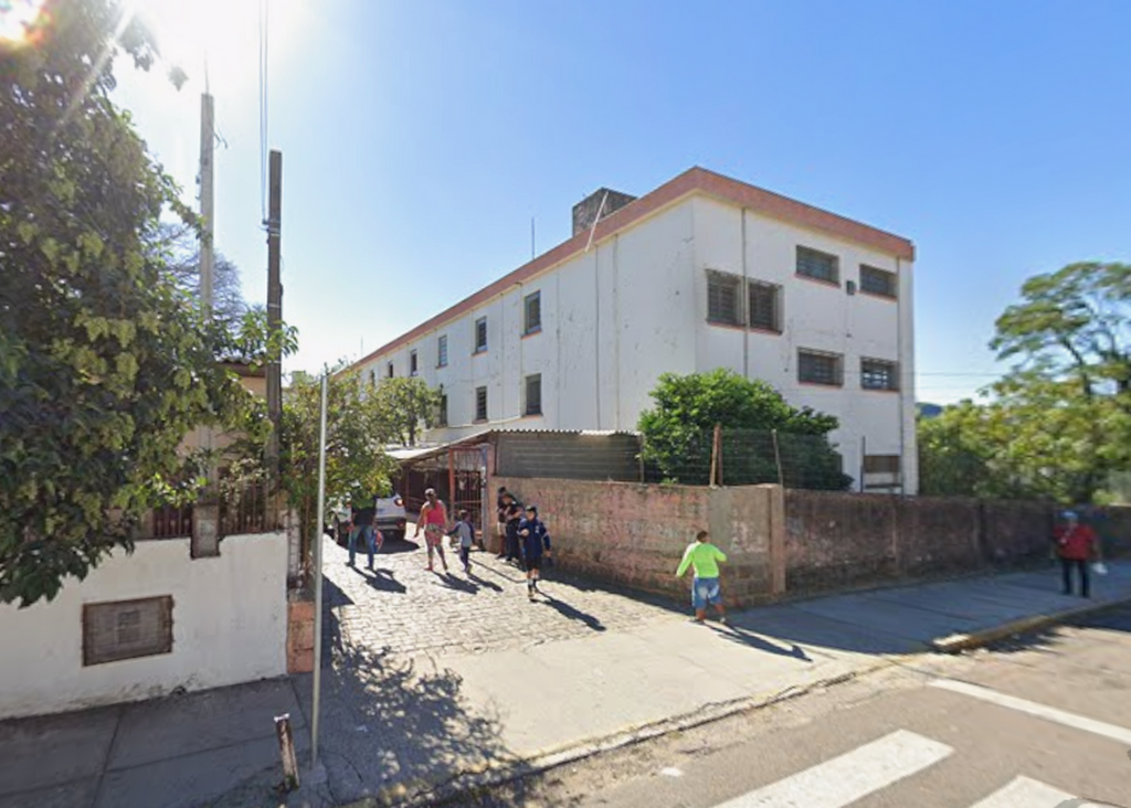 Escola municipal de Santa Maria sofre série de furtos e tem estrutura comprometida