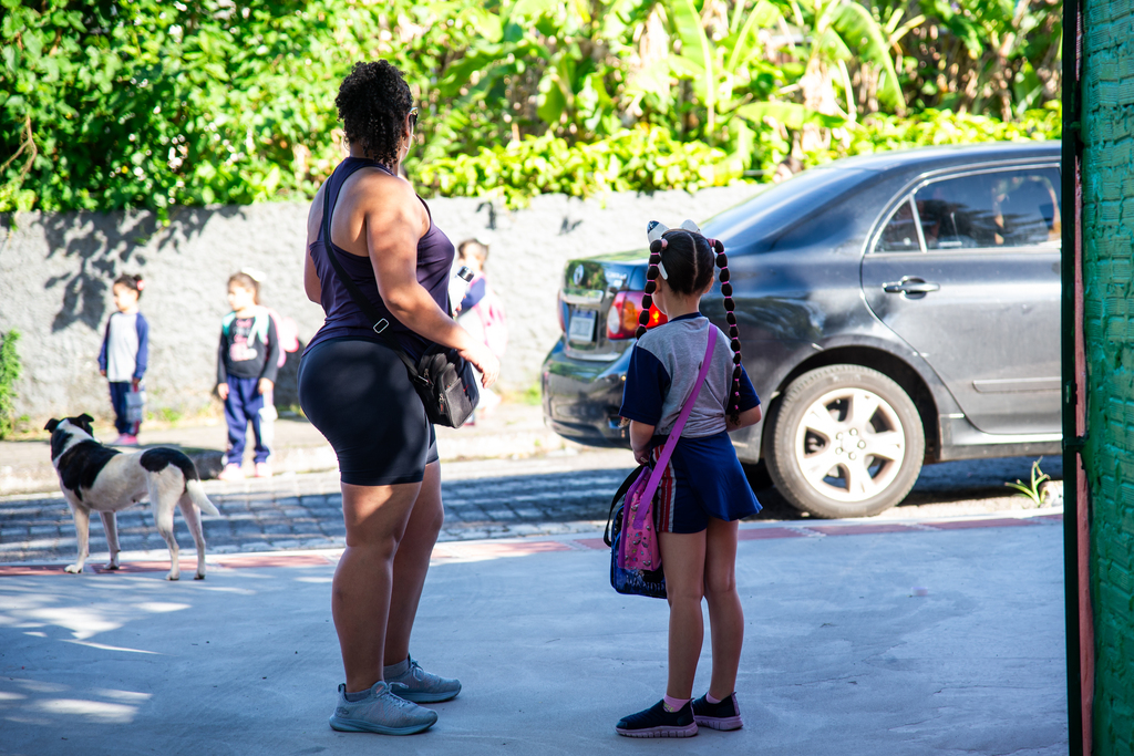 título imagem Pais, professores e prefeitura falam sobre o impacto da greve na rotina dos estudantes