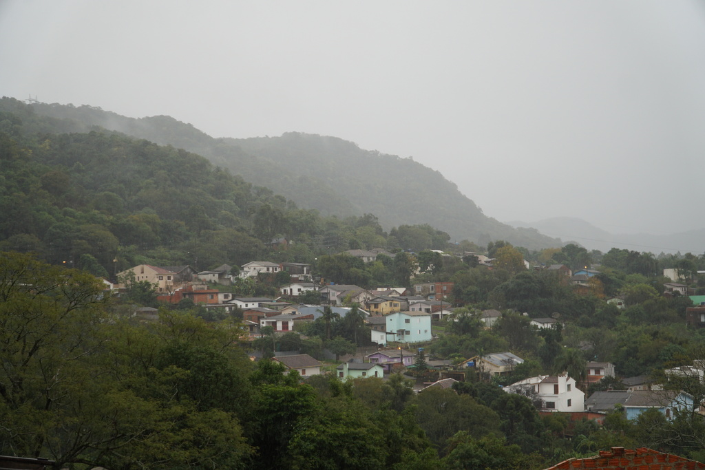 Previsão indica risco de tempestades e ventos de até 100 km/h em todo o Estado a partir desta sexta-feira