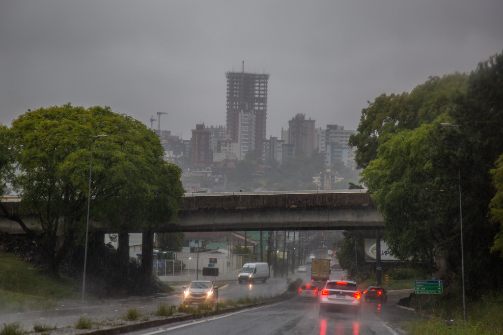 Foto: Vinicius Becker - Em Santa Maria, chuva permaneceu constante por toda a manhã desta sexta