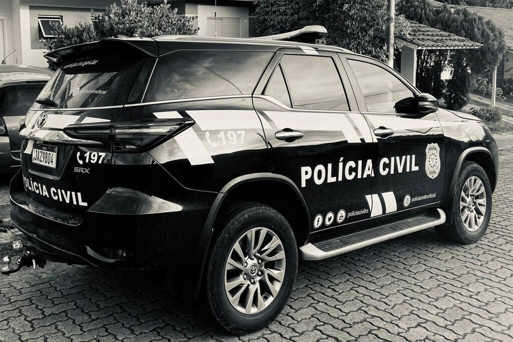 título imagem Homem que armazenava e vendia drogas em sistema de tele-entrega é preso em Santa Maria