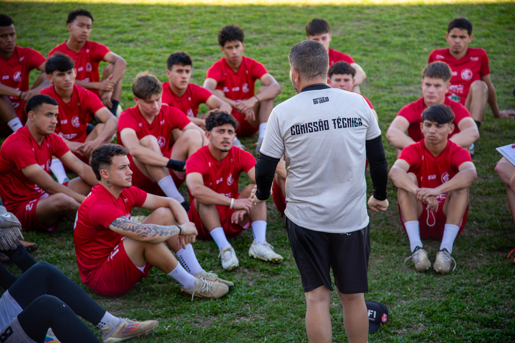 título imagem Formação dentro e fora das quatro linhas: como funcionam as categorias de base do Inter-SM