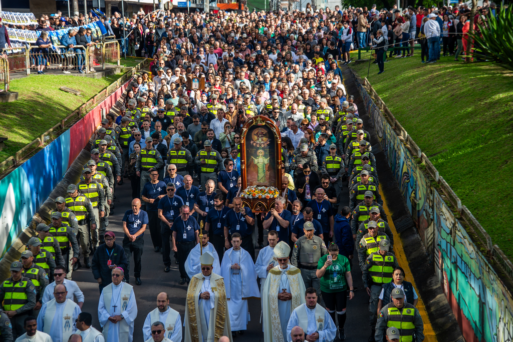 250 mil fiéis participam da 82ª Romaria Estadual da Medianeira