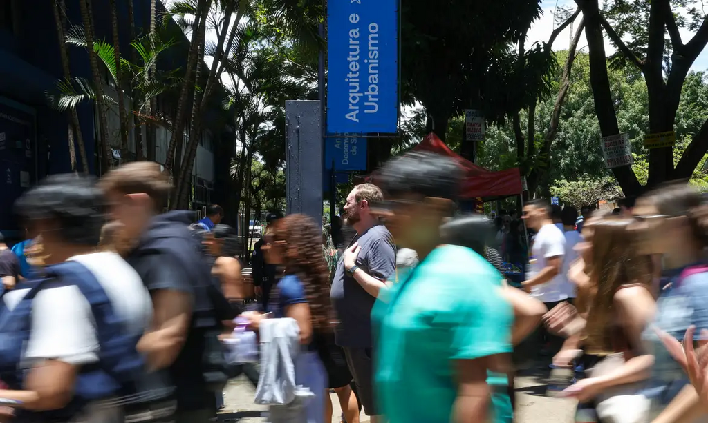 título imagem Abstenção no primeiro dia do Enem 2025 chega a 27% e mantém média dos últimos anos