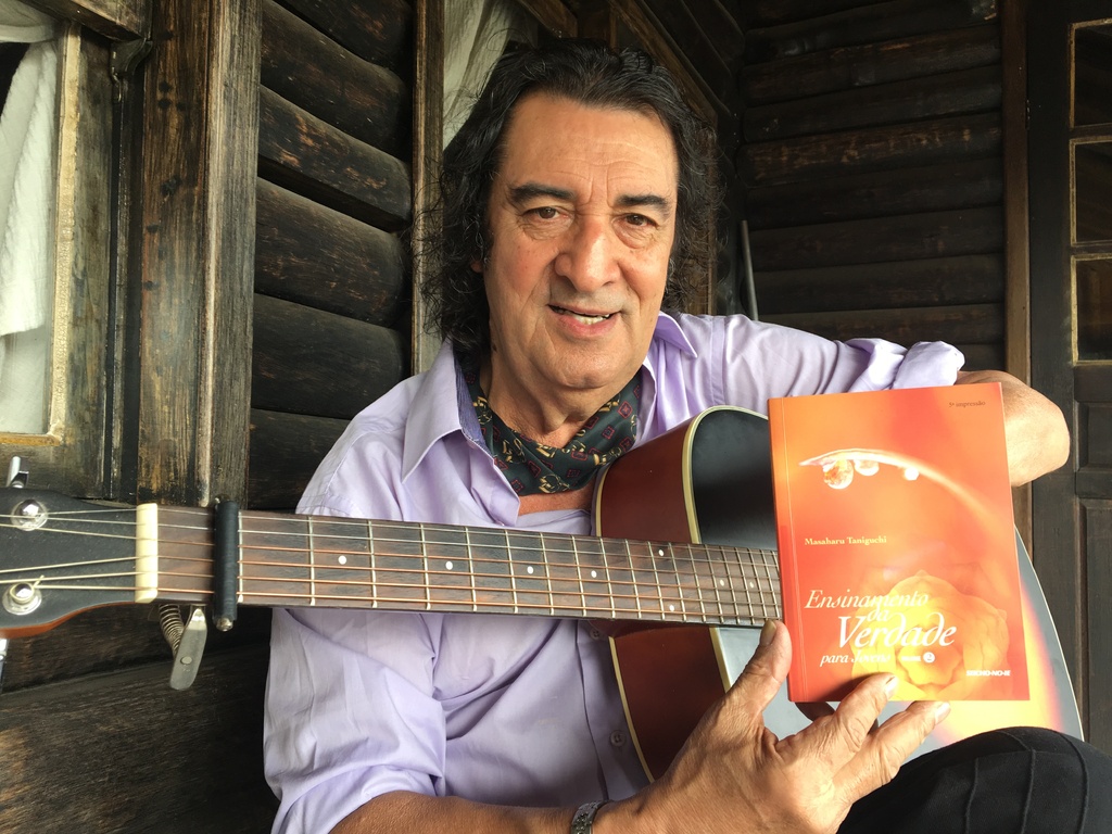 título imagem Velório e enterro do cantor João Chagas Leite ocorrerão em Erechim