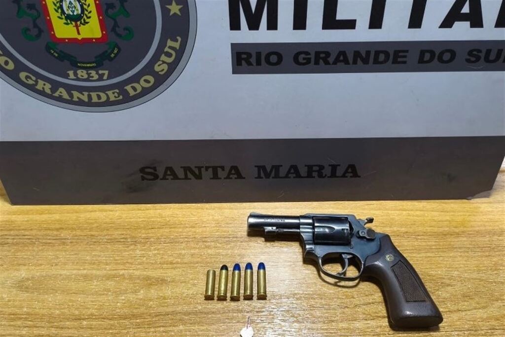 Homem é preso com revólver municiado em Santa Maria