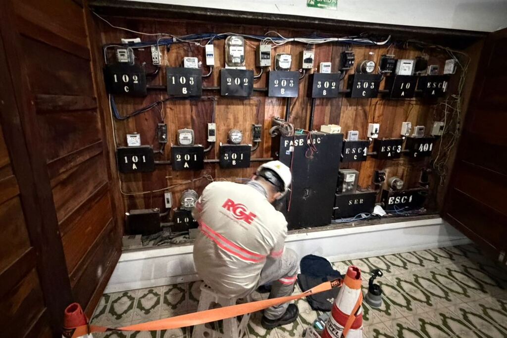 Proprietário de mercado é preso por furto de energia elétrica em Santa Maria