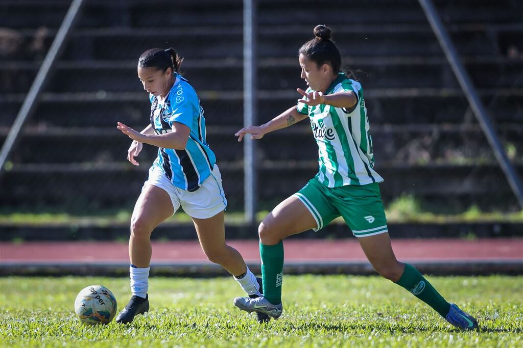 título imagem Juventude e Grêmio começam a decidir o Gauchão Feminino neste domingo