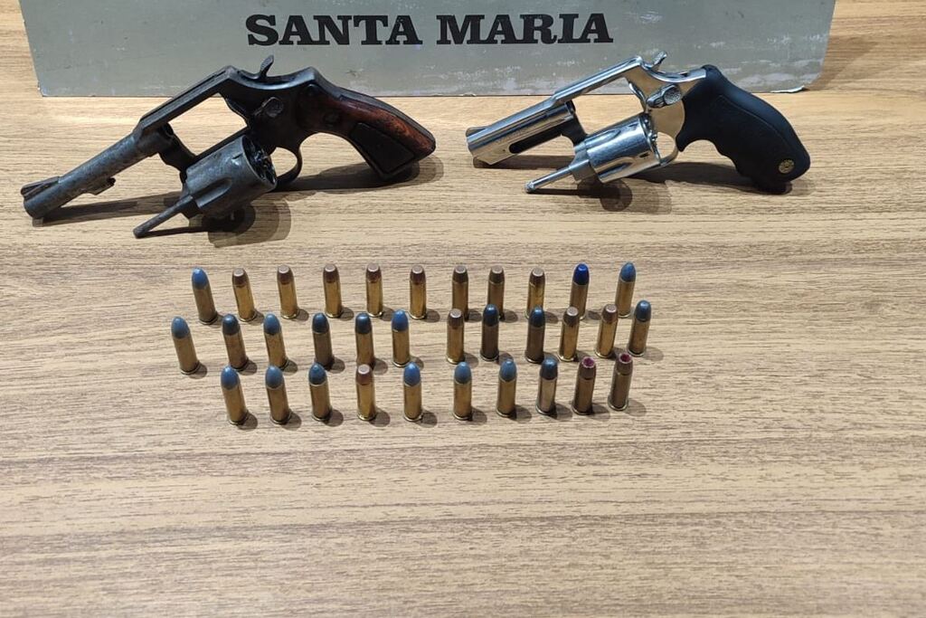 título imagem Ação da Brigada Militar flagra armas e munições em veículo no bairro Itararé em Santa Maria