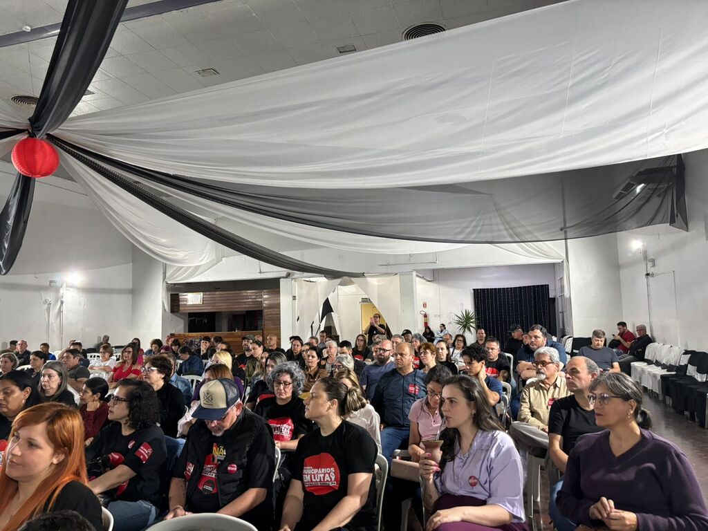 Em protesto à Reforma da Previdência, Municipários decidem entrar em greve