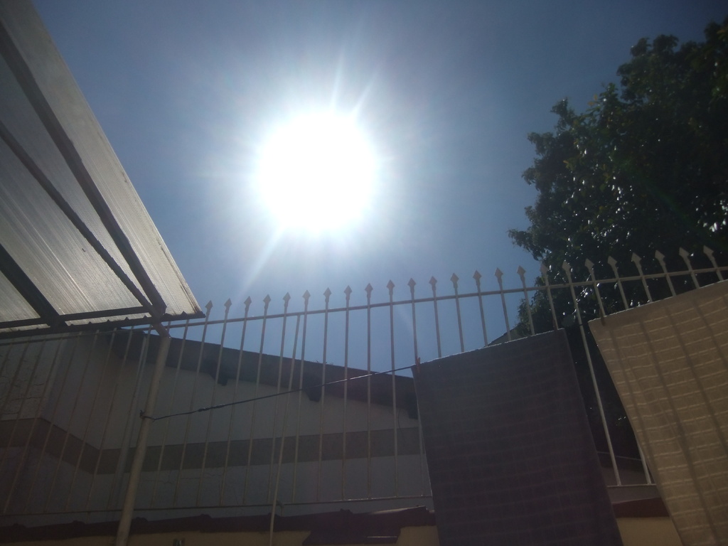 título imagem Sexta-feira começa abafada e pode ter chuva isolada em Santa Maria