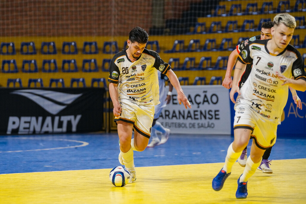 título imagem Série Ouro: SER Santiago começa a decidir título gaúcho de futsal neste sábado contra a ACBF