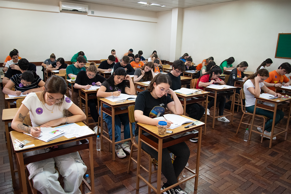 Com novos cursos, UFN aplica provas do Vestibular de Verão