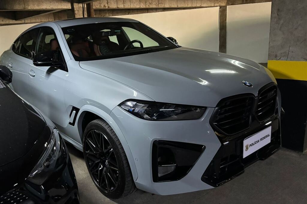 Desvio da saúde na região financiou viagens e veículos de alto padrão, diz delegado