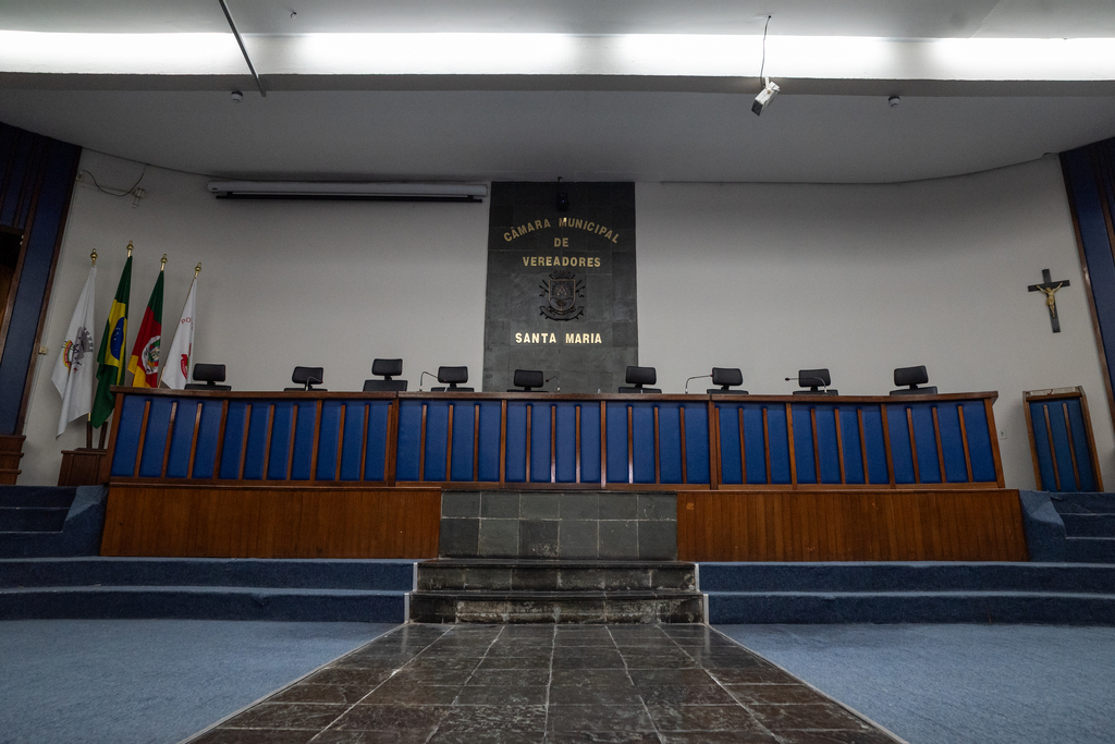 Líderes do governo e da oposição no Legislativo falam sobre projeto de lei para pagamento do 13º salário