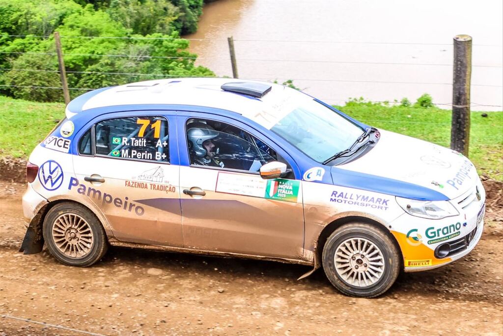 título imagem Equipe Pampeiro Rally na pista  pelo Campeonato Gaúcho