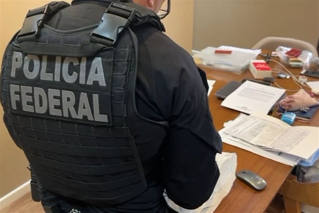 título imagem PF realiza operação no RS e em Santa Catarina contra organização criminosa que atuava em Santa Maria
