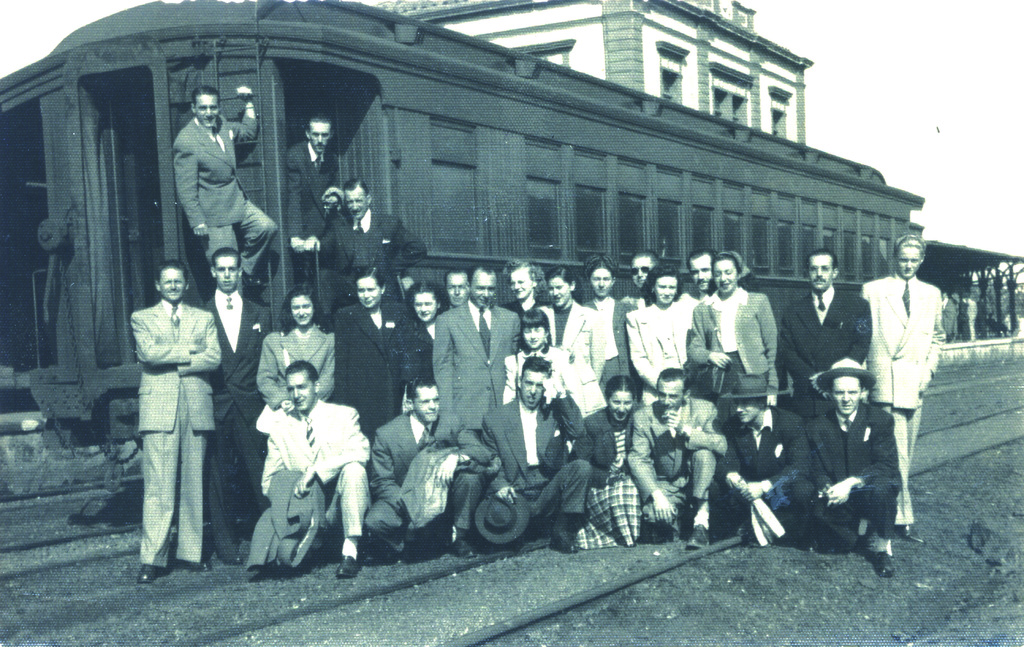 Foto: Arquivo Casa de Memória Edmundo Cardoso - Escola de Teatro Leopoldo Fróes na década de 40.