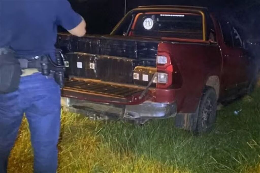 Polícia paraguaia apreende cerca de 50 toneladas de maconha em comboio do tráfico na fronteira com o Brasil