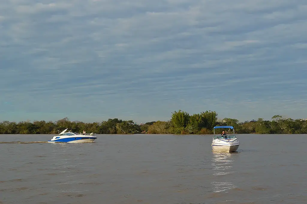 Homem morre após cair na água e ser atingido por hélice do motor de lancha no RS