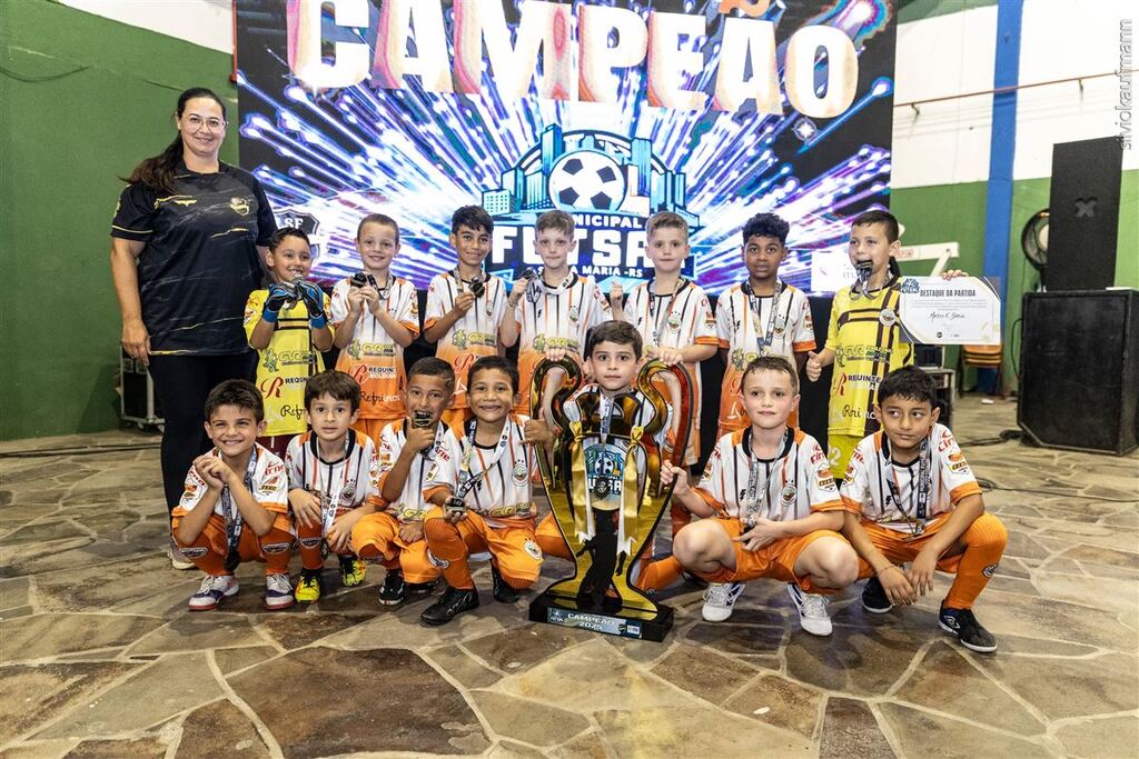 Estão definidos os cinco campeões das categorias de base no Municipal de Futsal