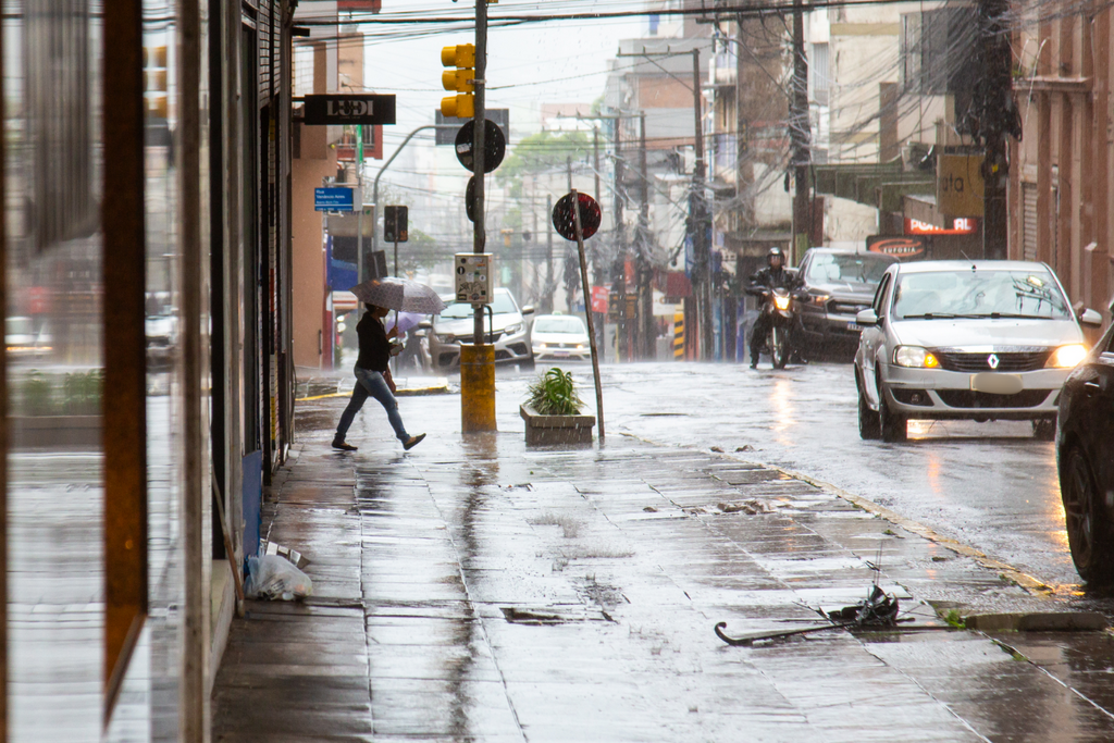 Ciclone traz chuva ao longo de toda a terça-feira em Santa Maria; acumulados já ultrapassam os 50 mm